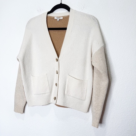 Madewell Short Kent Ex-Boyfriend Cardigan Sweater in Colorblock Coziest Yarn - Picture 5 of 10